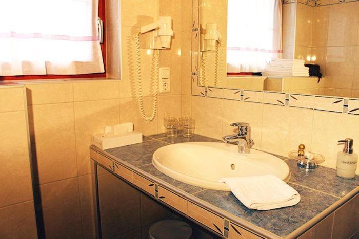 Hotel Edelweiß Garni 4*